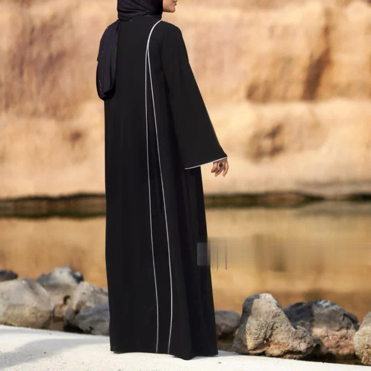 عبای زنانه مدل لاله جنس سوپر الیزه جلوبسته با مغزی دوزی