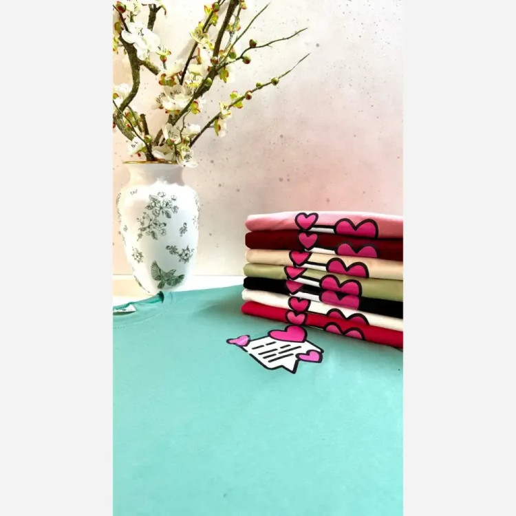 تیشرت لانگ زنانه نخ پنبه قواره بزرگ طرح مسیج مشکی