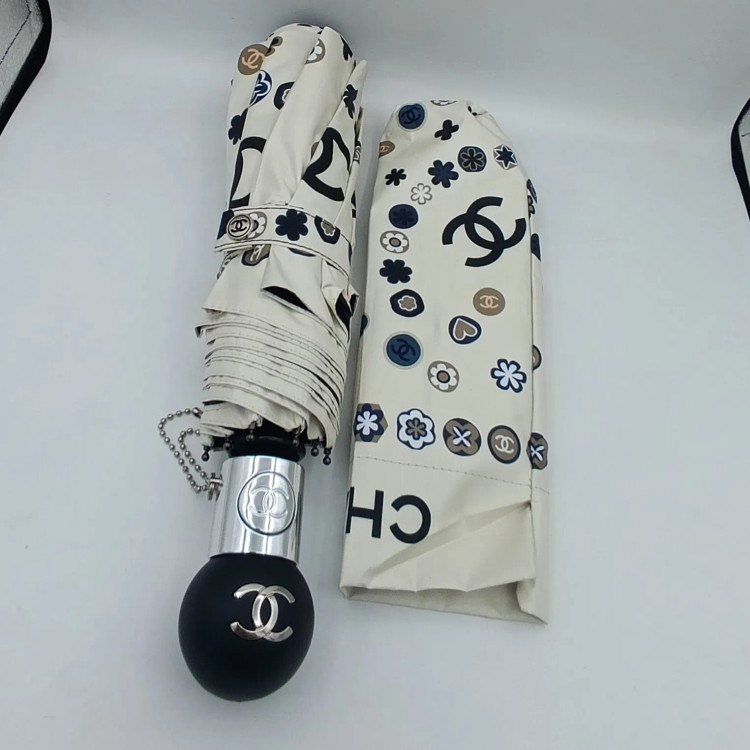 چتر اتوماتیک برند چنل CHANEL ضد باد با پارچه نانو و جعبه کادویی رنگ کرم نخودی