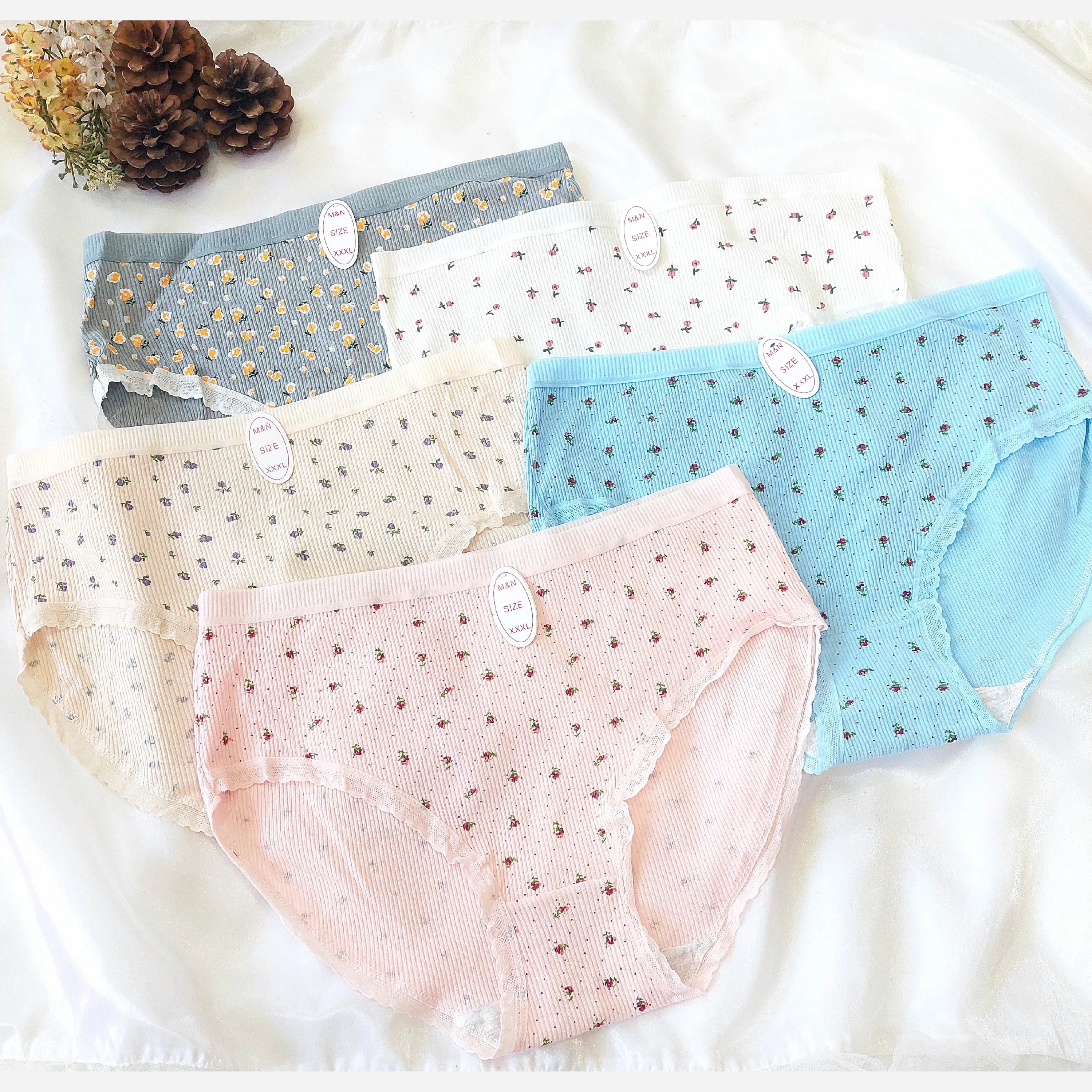 شورت زنانه عروسکی کبریتی نخی طرح شکوفه سایز ایکس لارج