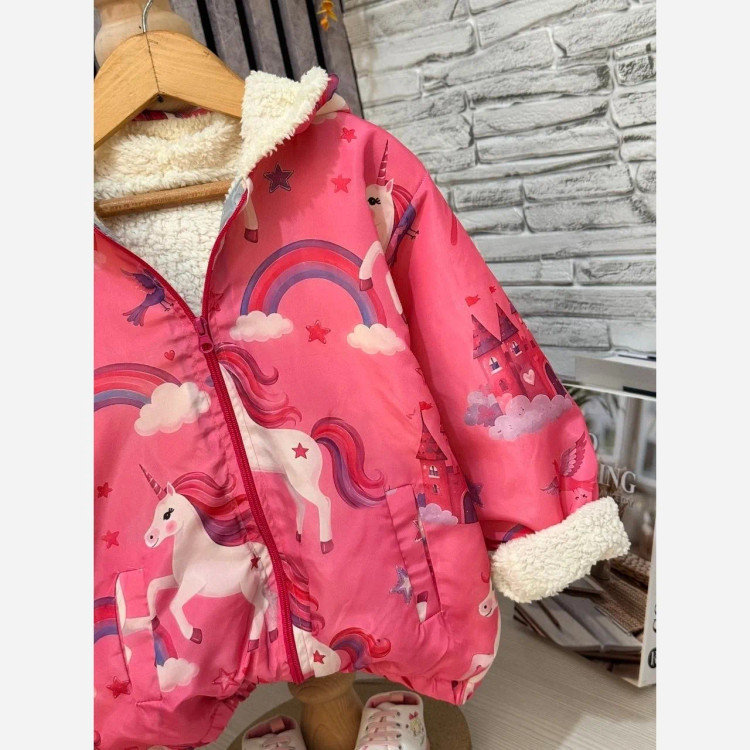 کاپشن سوییشرت دخترانه رویه مموری ضد آب داخل خز طرح تک شاخ مناسب 2 تا 10 سال رنگ سرخابی
