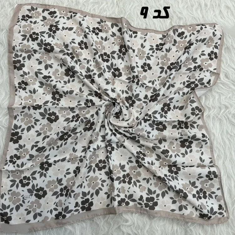 مینی اسکارف کرمی نخ قواره 65x65 سانتیمتر مناسب استفاده روزمره بدون آبرفت و رنگ رفت