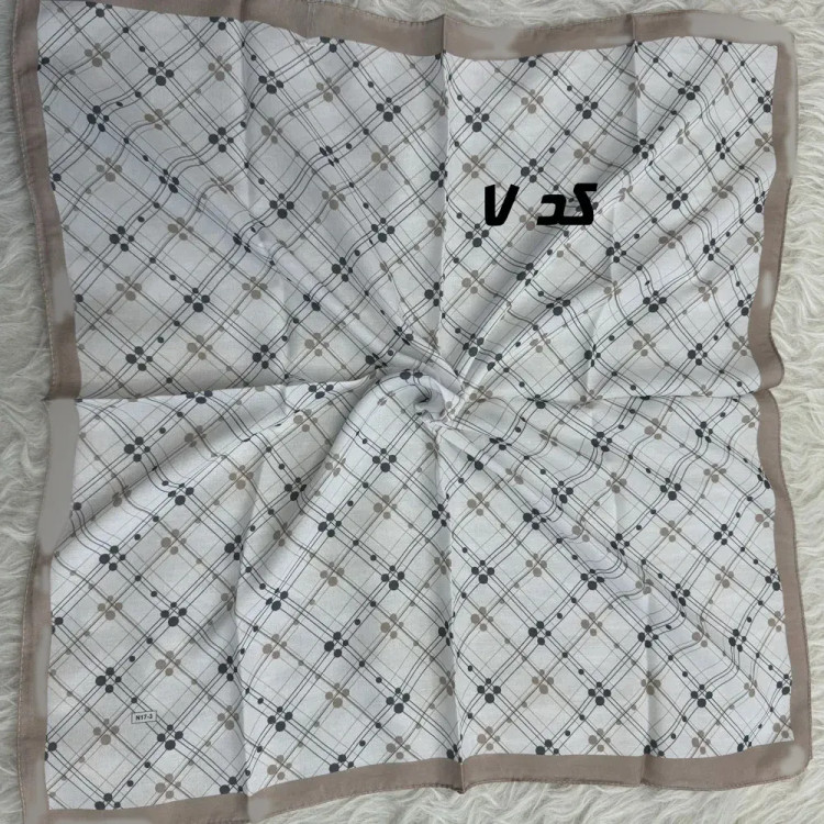 مینی اسکارف کرمی نخ قواره 65x65 سانتیمتر مناسب استفاده روزمره بدون آبرفت و رنگ رفت