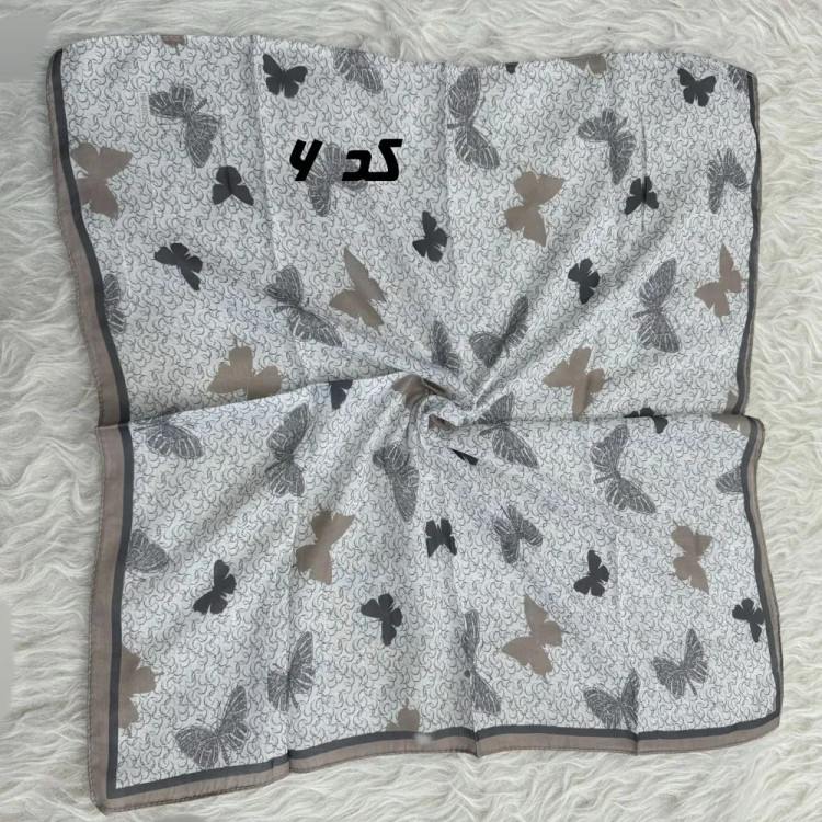 مینی اسکارف نخی نسکافه ای طرح دار قواره 65 در 65 سانتی متر