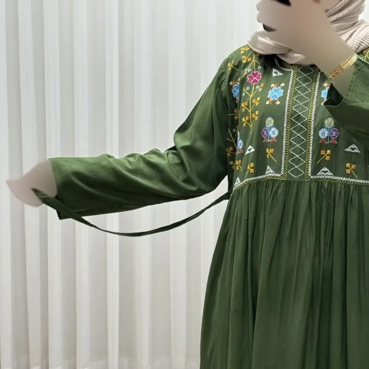 پیراهن نخی هندی سلن گلدوزی فری سایز تا 50 کمربنددار چهارفصل زنانه شیک